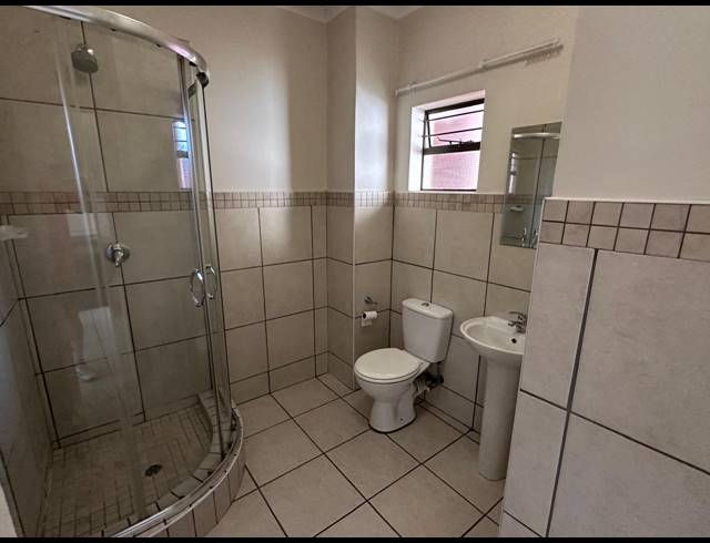 1 BEDROOM TOWNHOUSE TO LET IN BARBEQUE DOWNS